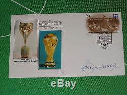 England 1966 World Cup Final Captain Bobby Moore Signed 1986 First Day Cover